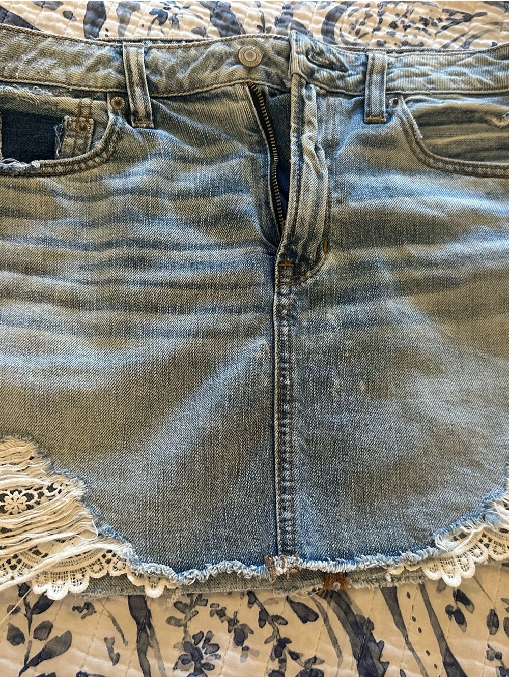 American Eagle Outfitters Light Blue Denim Mini Skirt w White Cotton crochet hem - Picture 9 of 11